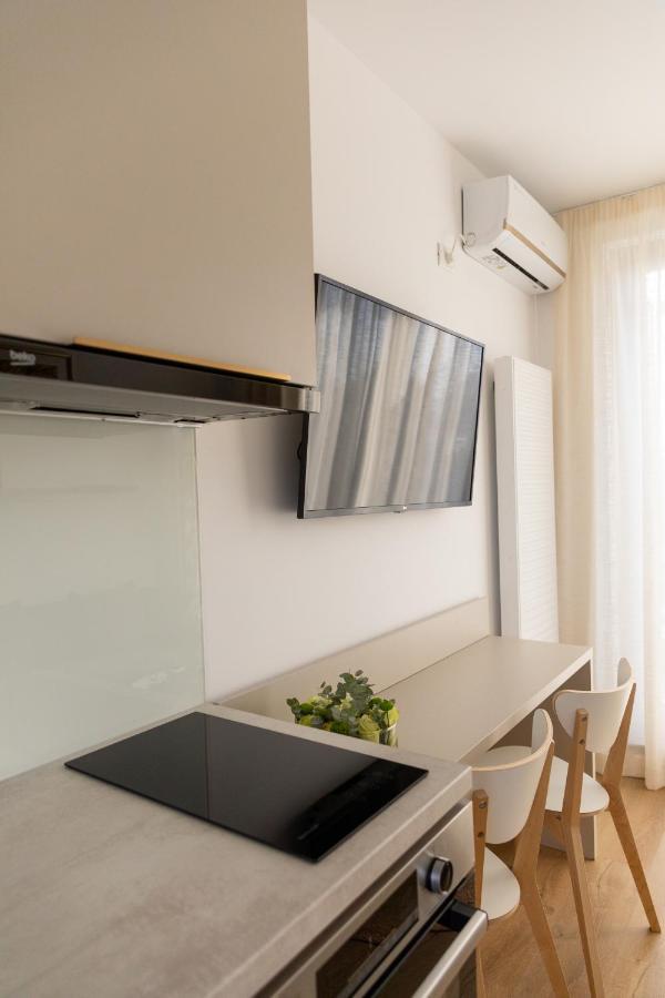 Studio 8 I One Bedroom Apartment I Airport I Therme Otopeni Exterior foto