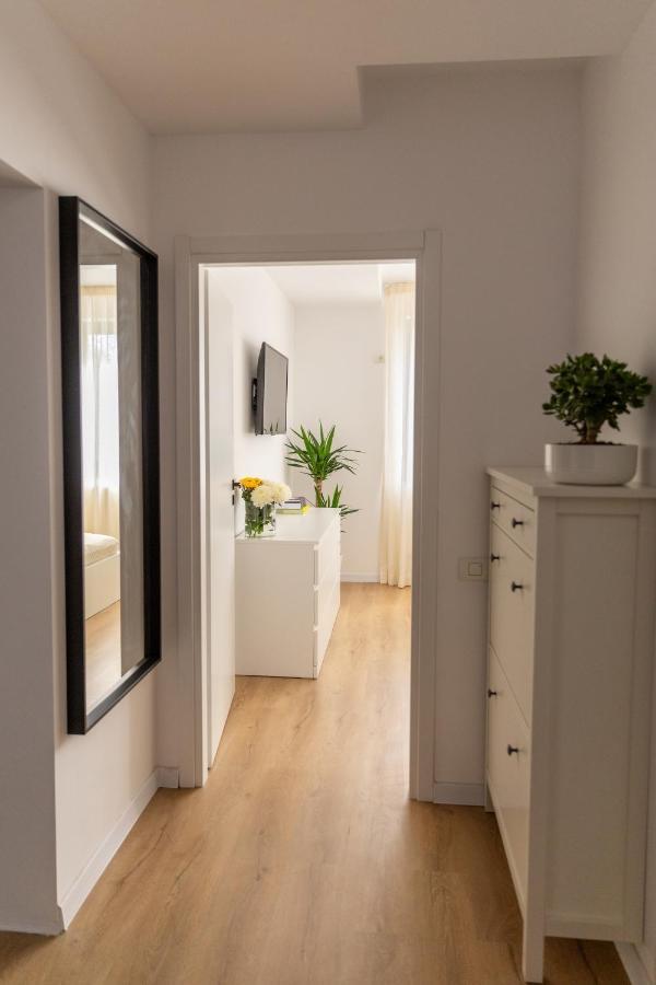 Studio 8 I One Bedroom Apartment I Airport I Therme Otopeni Exterior foto